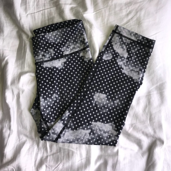 lululemon athletica Pants - SALE💥 Lululemon cropped leggings-size 6
